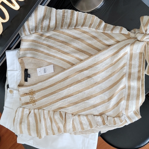 Ann Taylor Top - Picture 1 of 8